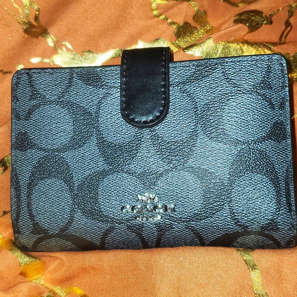 Coach Handbags - Coach wallet